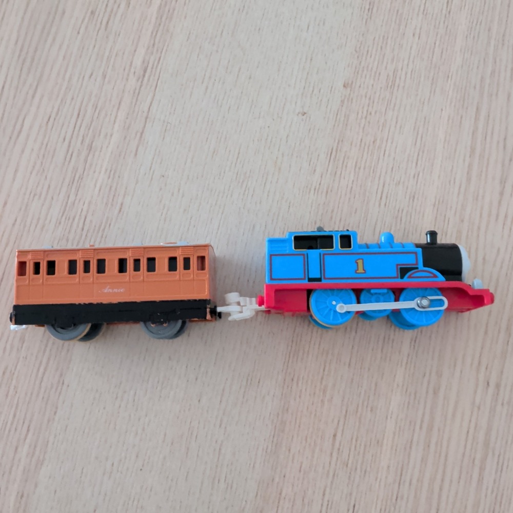 Thomas Friends TOMY Trackmaster Train 2005 Steam Along Thomas Engine Working